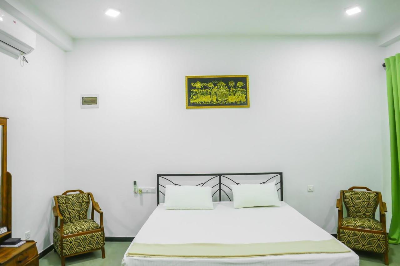 Sandy Palms Guesthouse Hikkaduwa Ngoại thất bức ảnh