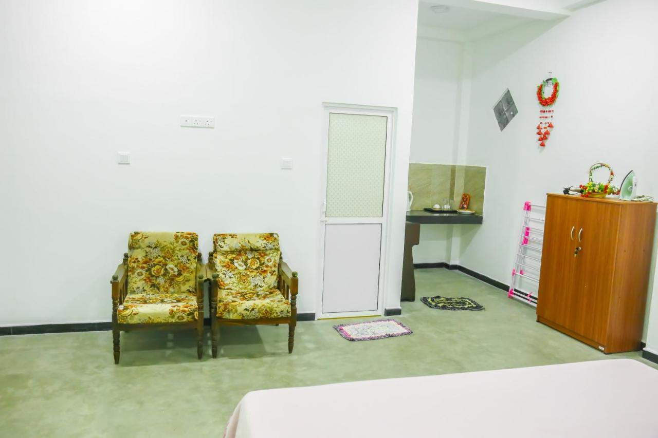 Sandy Palms Guesthouse Hikkaduwa Ngoại thất bức ảnh