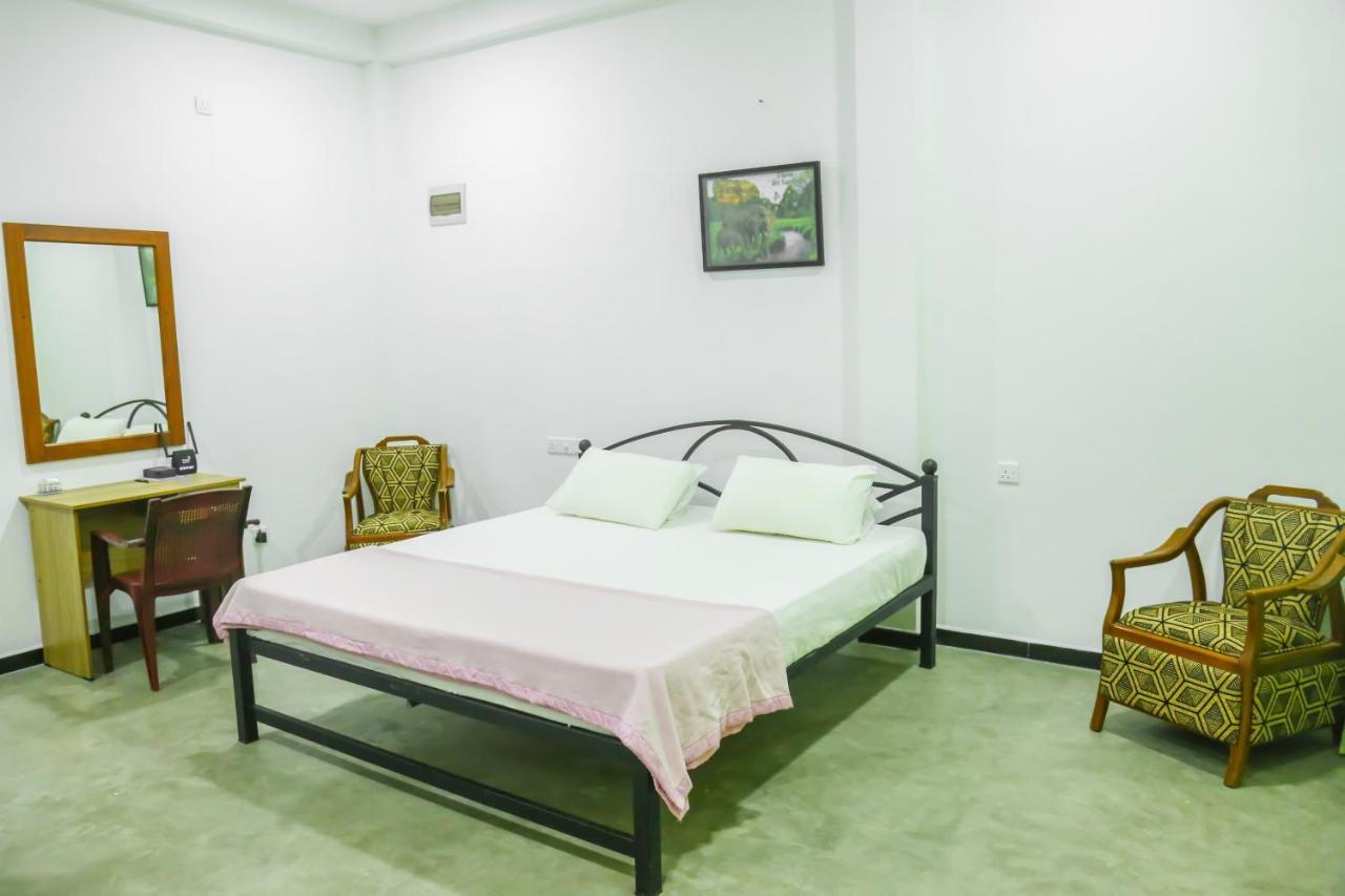 Sandy Palms Guesthouse Hikkaduwa Ngoại thất bức ảnh