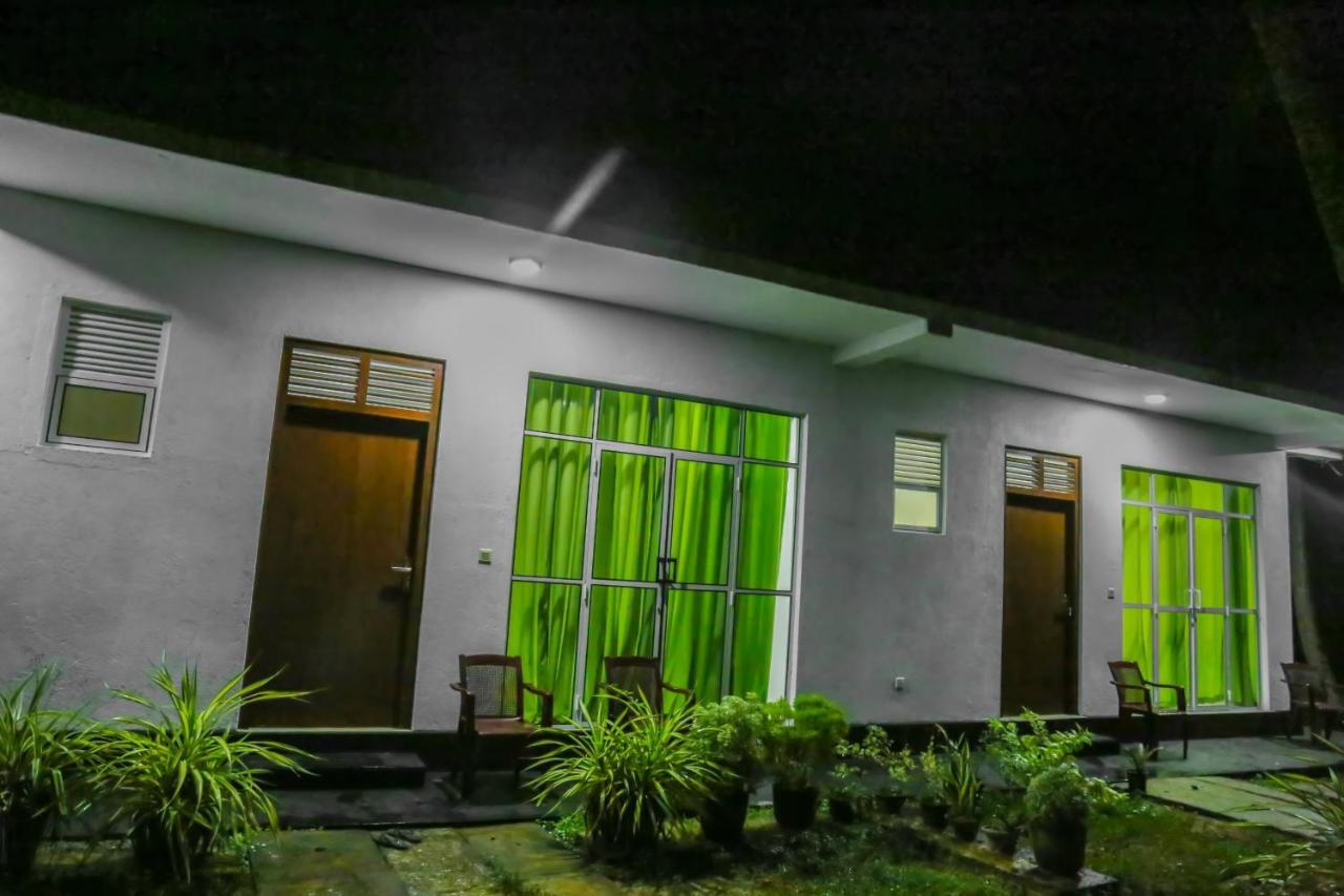Sandy Palms Guesthouse Hikkaduwa Ngoại thất bức ảnh