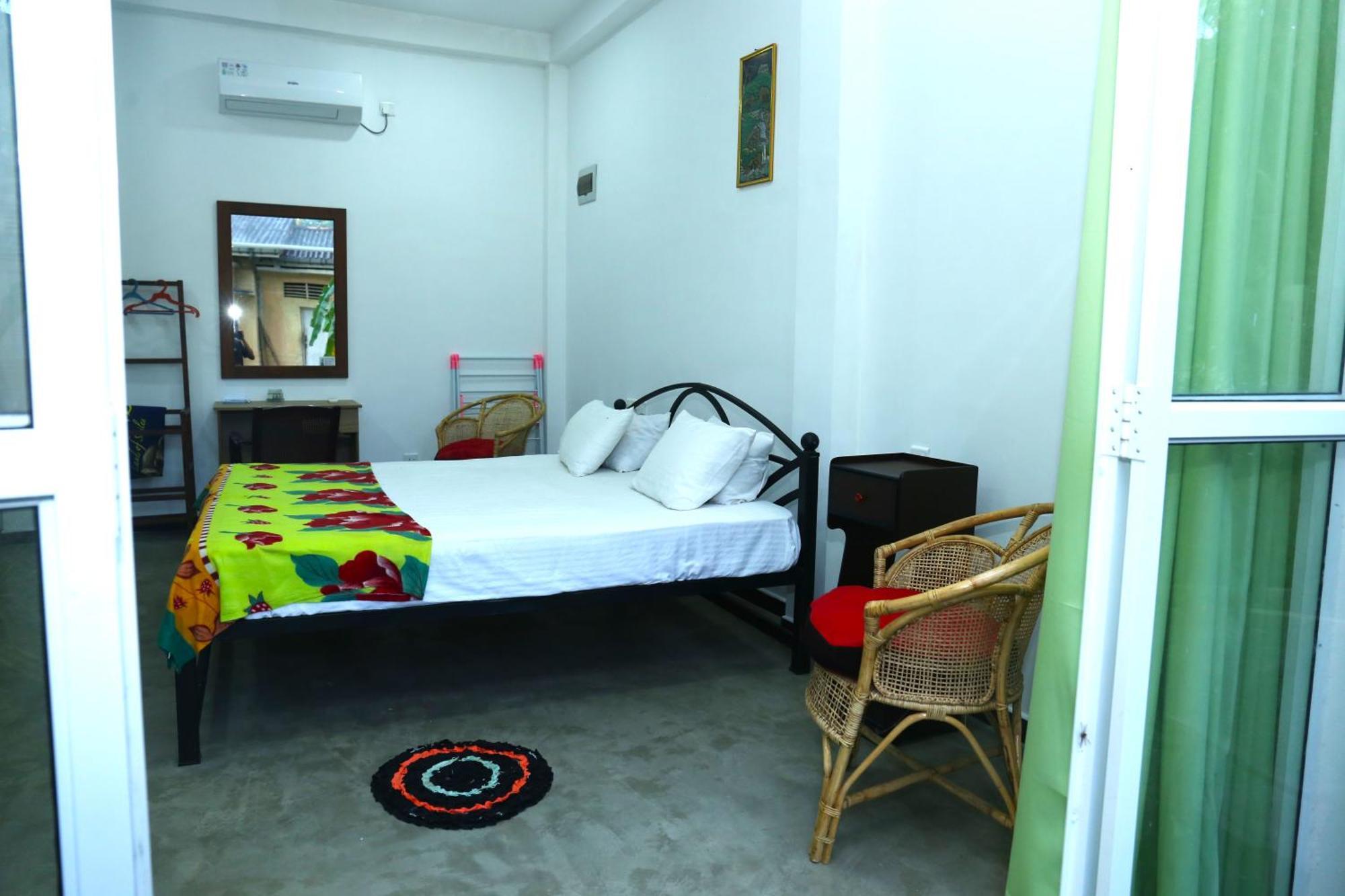 Sandy Palms Guesthouse Hikkaduwa Ngoại thất bức ảnh
