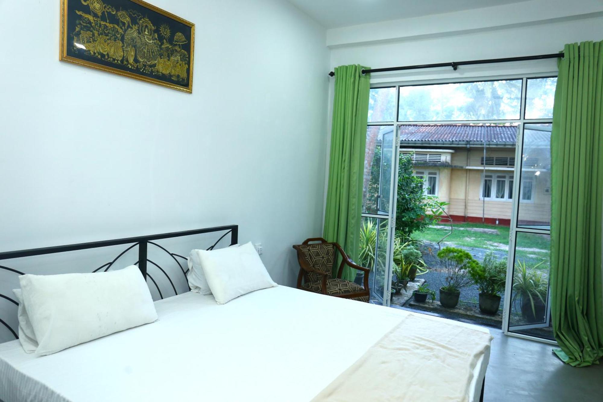 Sandy Palms Guesthouse Hikkaduwa Ngoại thất bức ảnh
