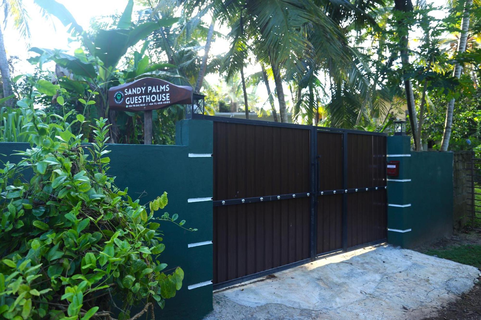 Sandy Palms Guesthouse Hikkaduwa Ngoại thất bức ảnh