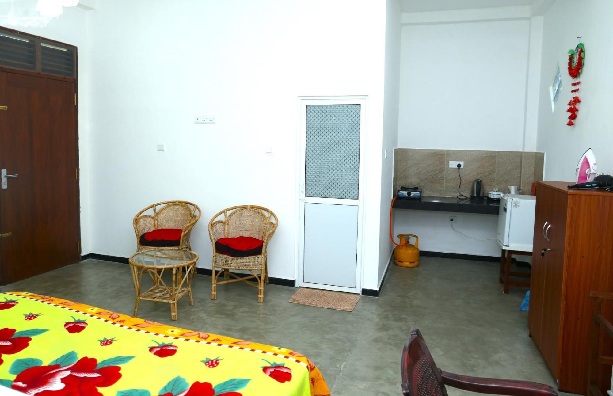 Sandy Palms Guesthouse Hikkaduwa Ngoại thất bức ảnh