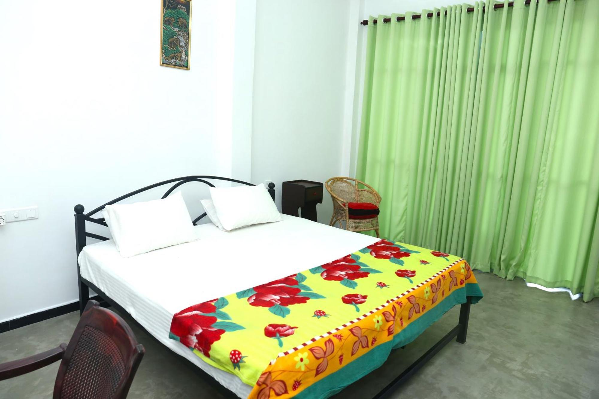 Sandy Palms Guesthouse Hikkaduwa Ngoại thất bức ảnh