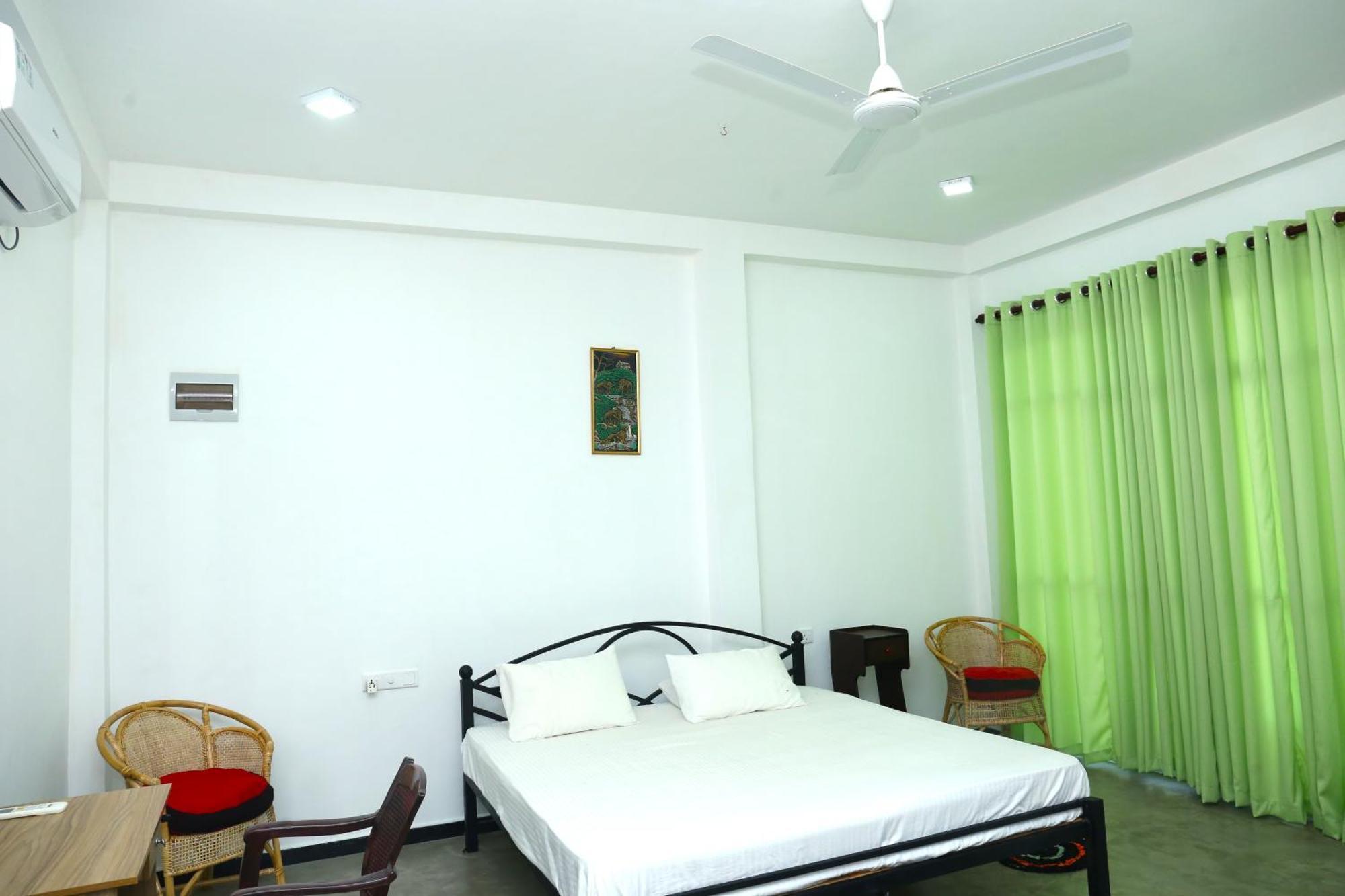 Sandy Palms Guesthouse Hikkaduwa Ngoại thất bức ảnh
