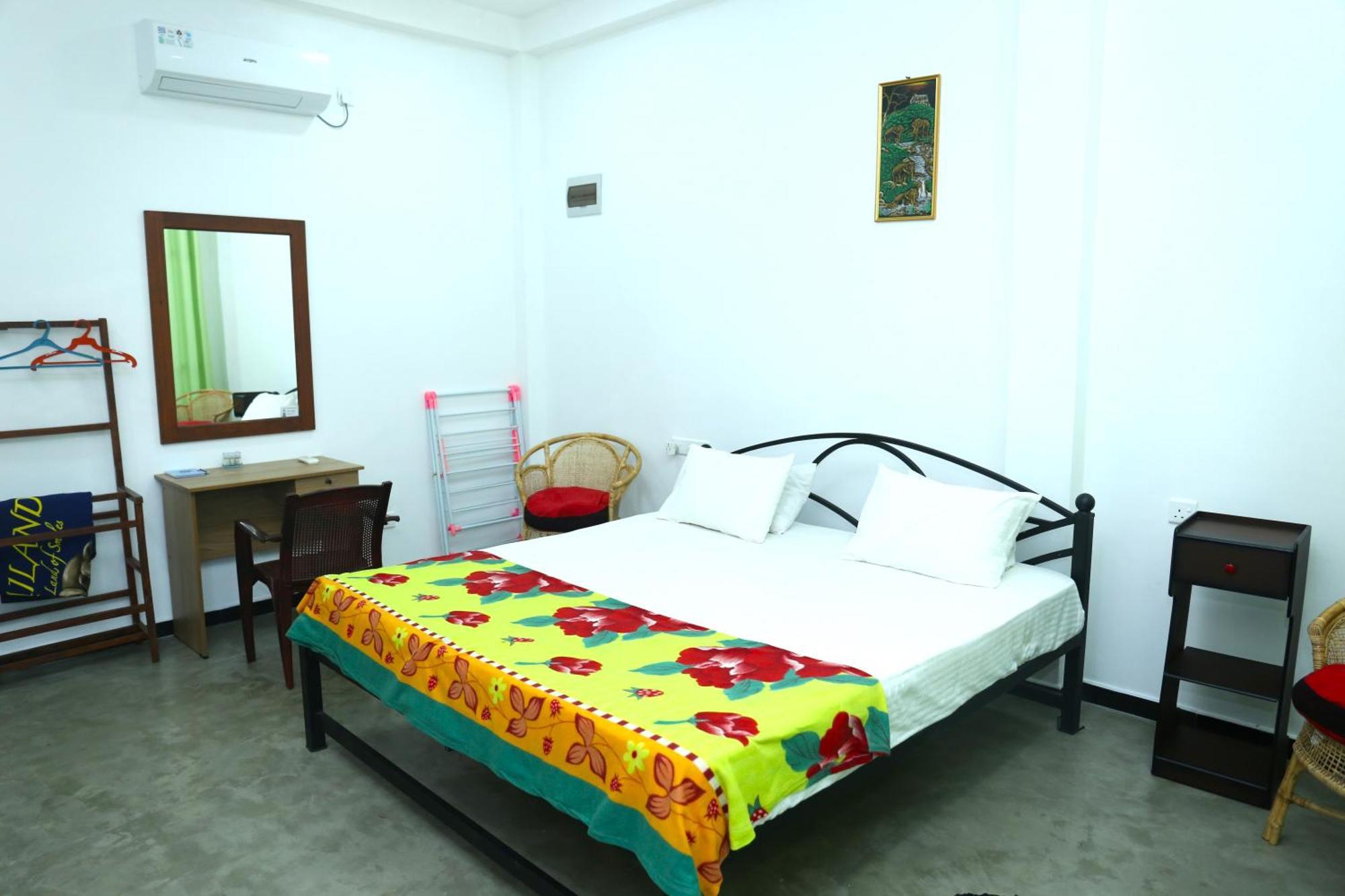 Sandy Palms Guesthouse Hikkaduwa Ngoại thất bức ảnh