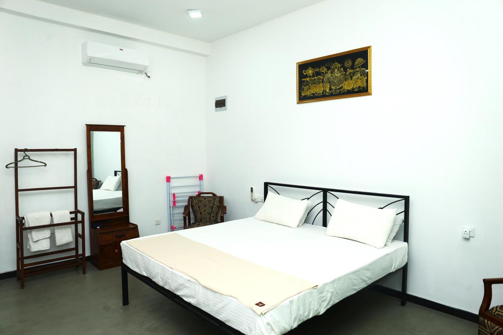 Sandy Palms Guesthouse Hikkaduwa Ngoại thất bức ảnh